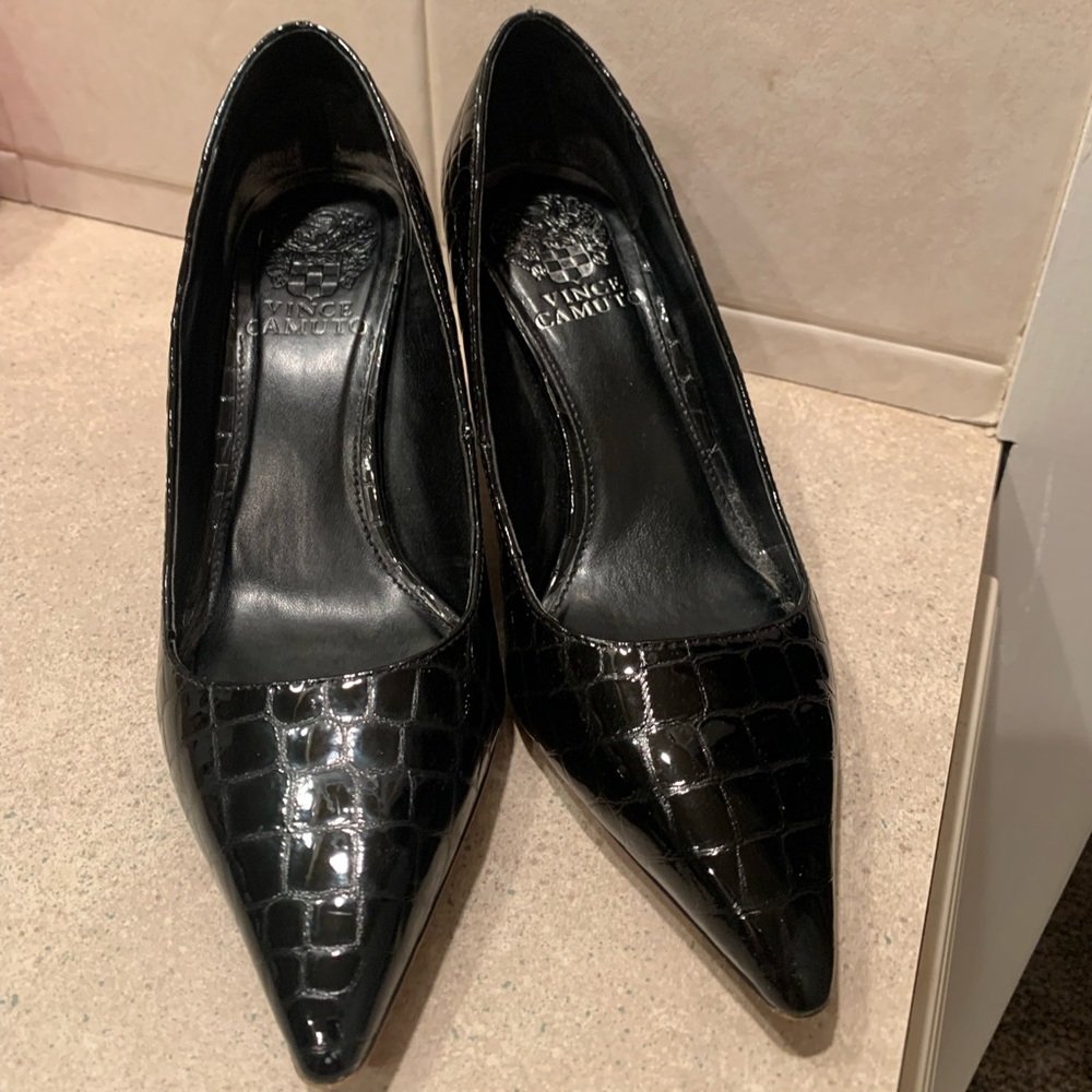 Women Pumps; Vince Camuto